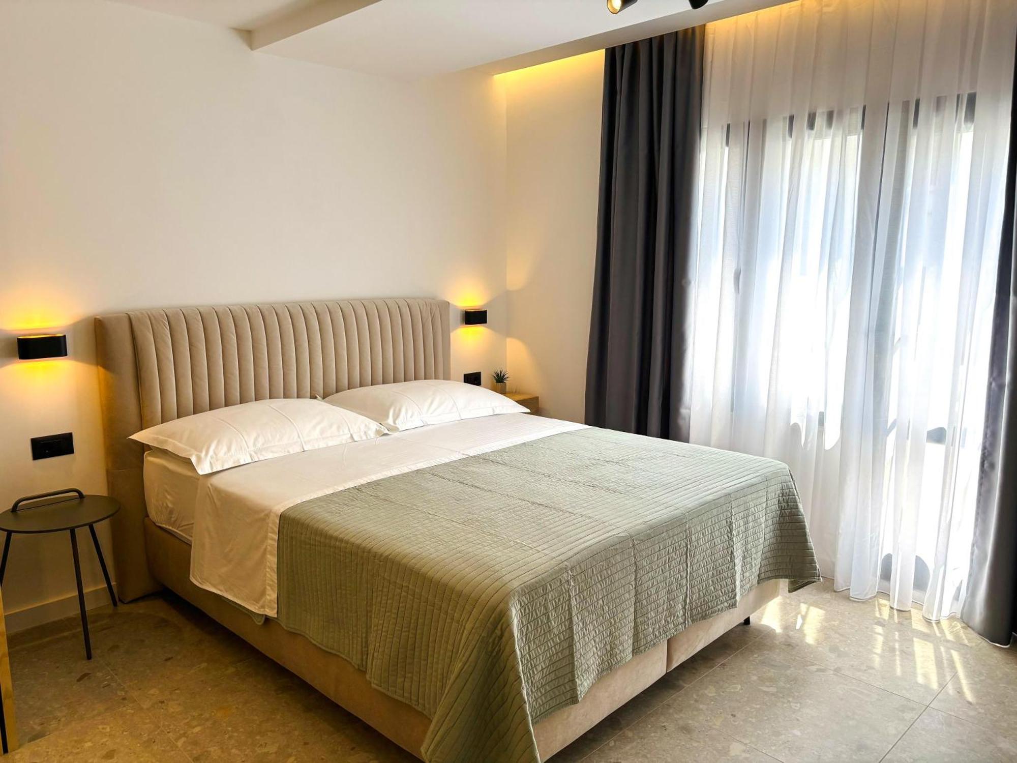Marthinis Luxury Suites Split Exterior photo